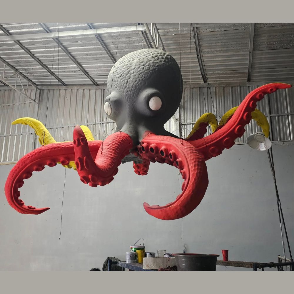 Xưởng sản xuất mô hình VietShape sử dụng công nghệ CNC kết hợp điêu khắc thủ công.